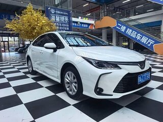 2023 Toyota Corolla Sporty XII (E210) Рестайлинг, белый, 1180000 рублей, вид 3
