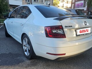2017 Skoda Octavia III (A7) Рестайлинг, белый, 1720000 рублей, вид 5
