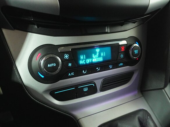 2011 Ford Focus III, серебристый, 937000 рублей - вид 13