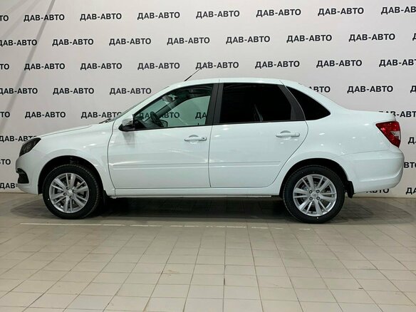 2026 Lada (ВАЗ) Granta I Рестайлинг, белый, 1094000 рублей - вид 2