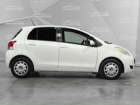 2010 Toyota Vitz II (XP90), белый, 650000 рублей - вид 5