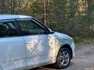 2011 Skoda Fabia II Рестайлинг, белый, 450000 рублей, вид 4