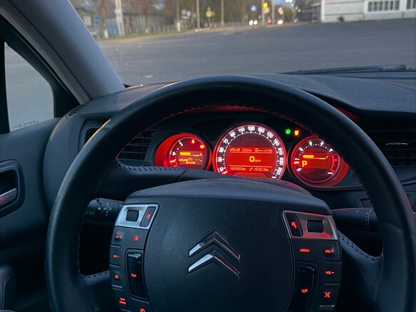 2010 Citroen C5 II, красный, 600000 рублей - вид 7