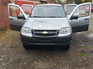 2015 Chevrolet Niva I Рестайлинг, серый, 450000 рублей, вид 1