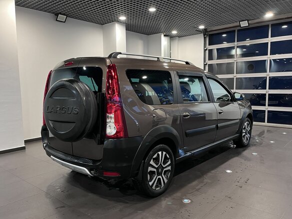 2021 Lada (ВАЗ) Largus Cross I Рестайлинг, коричневый, 1390000 рублей - вид 2