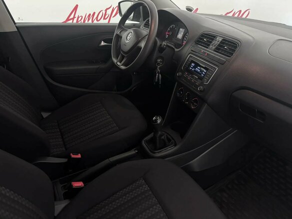 2018 Volkswagen Polo V Рестайлинг, белый, 979000 рублей - вид 11