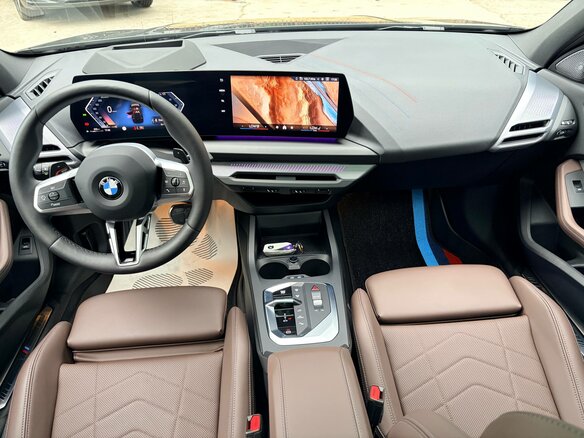 2025 BMW 1 серии 120i IV (F70), чёрный, 4990000 рублей - вид 22
