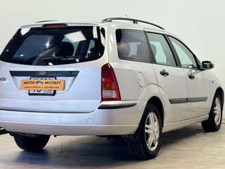 2002 Ford Focus I Рестайлинг, серебристый, 290000 рублей, вид 3