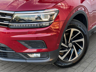 2019 Volkswagen Tiguan II, красный, 2580000 рублей, вид 4