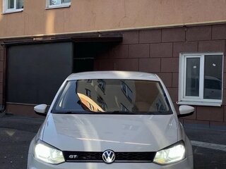 2016 Volkswagen Polo V Рестайлинг, белый, 1280000 рублей, вид 1