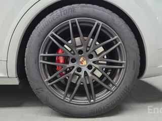 2025 Porsche Cayenne GTS Coupé III Рестайлинг, серый, 20950000 рублей, вид 3