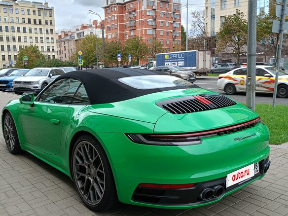 2021 Porsche 911 Carrera 4S VIII (992), зелёный, 16100000 рублей - вид 15