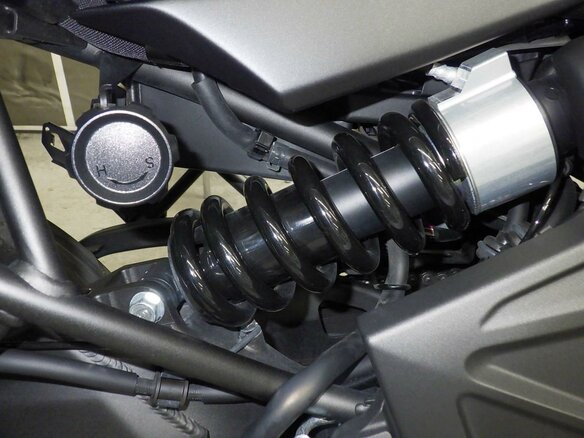 2024 Kawasaki Versys 650, чёрный - вид 9