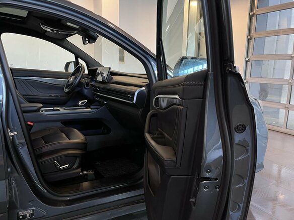 2023 Geely Okavango I Рестайлинг, серый, 3176000 рублей - вид 25
