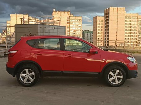 2011 Nissan Qashqai I Рестайлинг, красный, 750000 рублей, вид 4