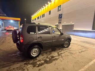 2012 Chevrolet Niva I Рестайлинг, серый, 260000 рублей, вид 3