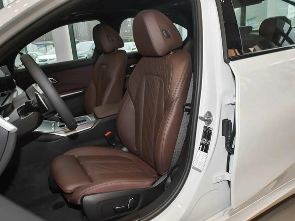 2025 BMW 3 серии 330i VII (G2x) Рестайлинг 2, серебристый, 5668000 рублей - вид 18