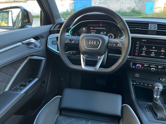 2026 Audi Q3 35 TFSI II (F3), серебристый, 3650000 рублей - вид 12