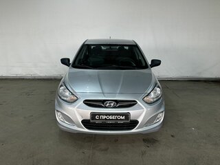2013 Hyundai Solaris I, серебристый, 690000 рублей, вид 2