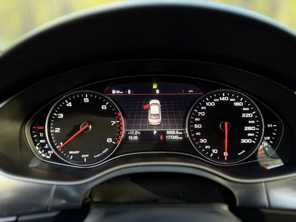 2017 Audi A6 IV (C7) Рестайлинг, чёрный - вид 13