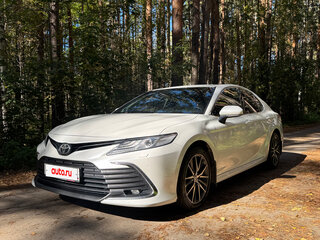 2021 Toyota Camry US Market VIII (XV70) Рестайлинг, белый, 3000000 рублей, вид 1