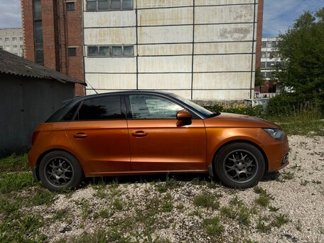 2014 Audi A1 I (8X), оранжевый, 820000 рублей, вид 3