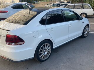 2018 Volkswagen Polo V Рестайлинг, белый, 1550000 рублей, вид 3