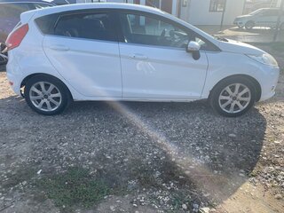 2012 Ford Fiesta Mk6, белый, 560000 рублей, вид 4
