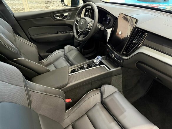 2026 Volvo XC60 II Рестайлинг 2, чёрный, 6650000 рублей - вид 29