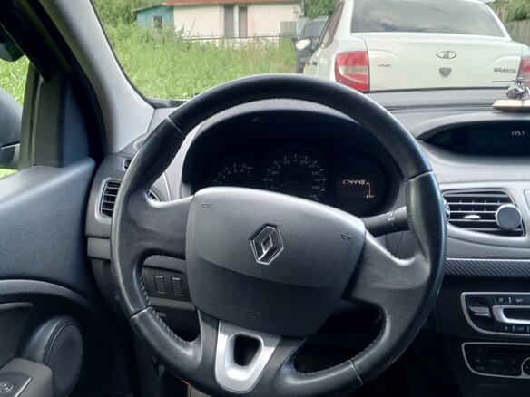 2012 Renault Fluence I, чёрный, 800000 рублей - вид 4