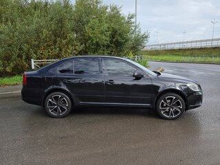 2011 Skoda Octavia II (A5) Рестайлинг, чёрный, 800000 рублей, вид 3