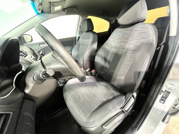 2016 Hyundai Solaris I Рестайлинг, серебристый, 1100000 рублей - вид 8