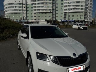 2018 Skoda Octavia III (A7) Рестайлинг, белый, 1790000 рублей, вид 3