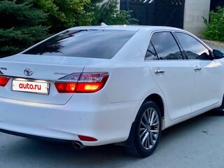 2017 Toyota Camry VII (XV50) Рестайлинг, белый, 1700000 рублей, вид 4