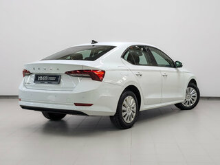 2021 Skoda Octavia IV (A8), белый, 2299000 рублей, вид 5