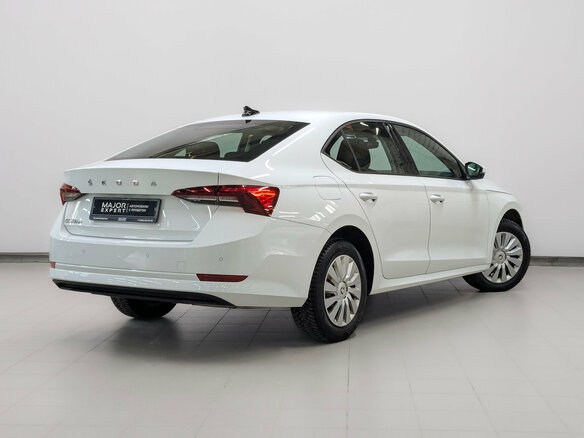 2021 Skoda Octavia IV (A8), белый, 2030000 рублей - вид 4