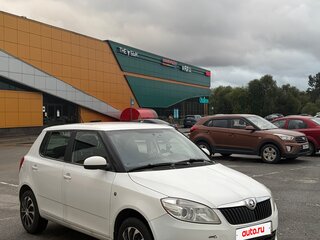 2013 Skoda Fabia II Рестайлинг, белый, 550000 рублей, вид 3