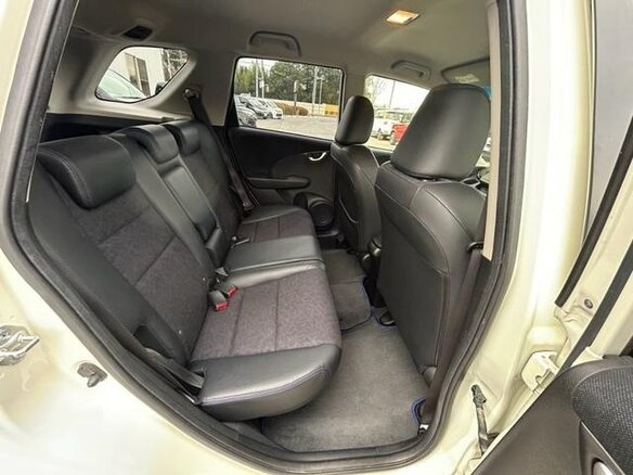 2014 Honda Fit Shuttle I Рестайлинг, белый, 712000 рублей - вид 16