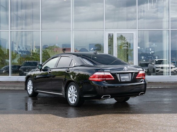 2011 Toyota Crown XIII (S200), чёрный, 1847000 рублей - вид 1