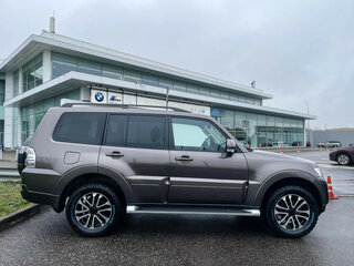 2015 Mitsubishi Pajero IV Рестайлинг 2, коричневый, 2397000 рублей, вид 4