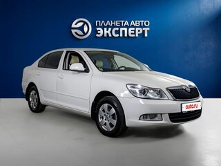 2011 Skoda Octavia II (A5) Рестайлинг, белый, 799000 рублей, вид 3