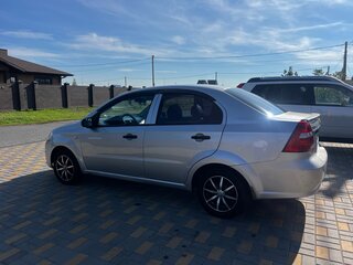 2008 Chevrolet Aveo I Рестайлинг, серебристый, 285000 рублей, вид 2