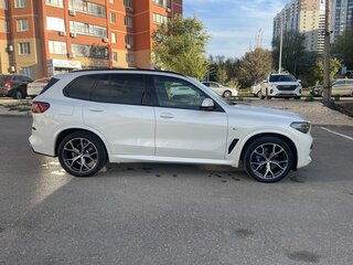 2021 BMW X5 40i IV (G05/G18), белый, 8700000 рублей, вид 5