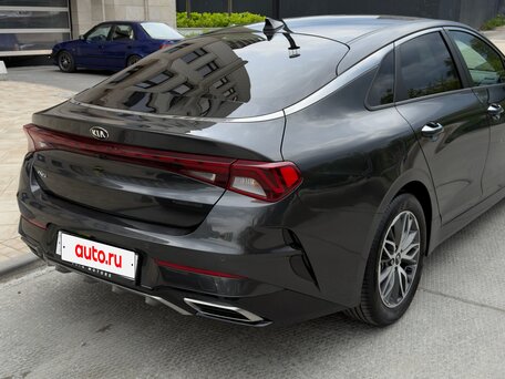 2020 Kia K5 III, серый, 2400000 рублей, вид 4