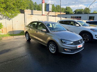 2017 Volkswagen Polo V Рестайлинг, золотистый, 1100000 рублей, вид 3