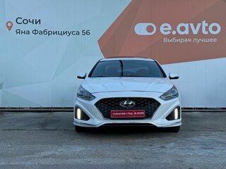 2019 Hyundai Sonata VII (LF) Рестайлинг, белый, 1750000 рублей, вид 2
