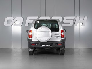 2018 Chevrolet Niva I Рестайлинг, серебристый, 670000 рублей, вид 4