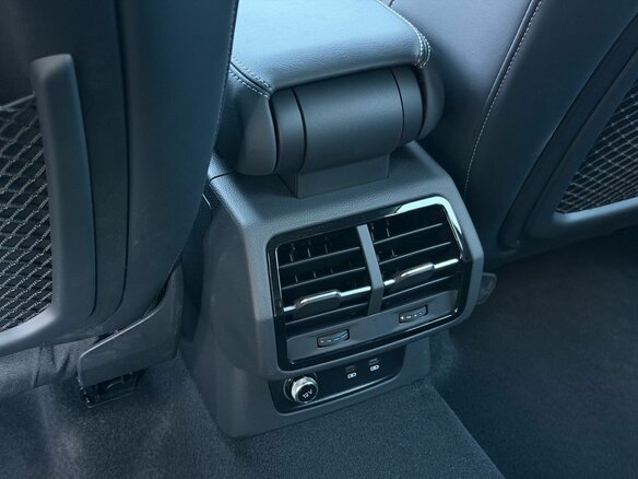 2026 Audi Q3 35 TFSI II (F3), зелёный, 3955000 рублей - вид 32