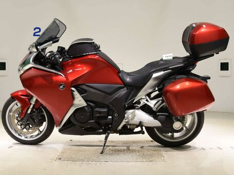 2010 Honda VFR 1200, красный, 777000 рублей, вид 1