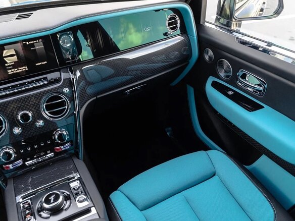 2025 Rolls-Royce Cullinan Black Badge I Рестайлинг (Series II), чёрный, 59990000 рублей - вид 25